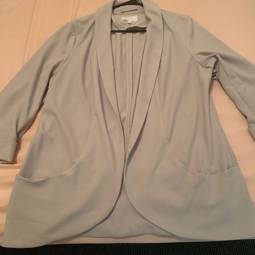 DR2 blush colored blazer